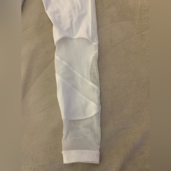 Lululemon White Mesh Crop Stretchy Leggings Size 8 - Picture 5 of 10